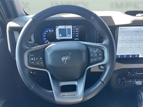 Used 2022 Ford Bronco Wildtrak image 13