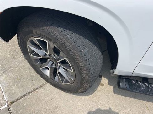 Used 2023 Chevrolet Tahoe Z71 w/ Z71 Off-Road Package AWD/4WD image 38