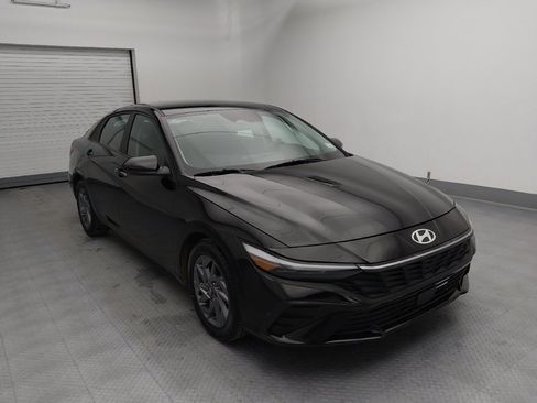 Used 2024 Hyundai Elantra SEL image 13