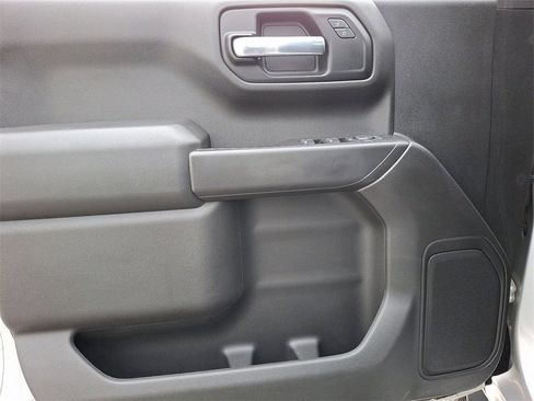 Used 2020 Chevrolet Silverado 1500 Custom w/ Custom Value Package image 14