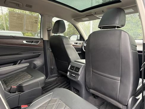 Used 2024 Volkswagen Atlas SEL Premium R-Line AWD/4WD image 19