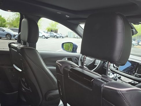 Used 2018 Chrysler Pacifica Limited w/ S Appearance Package FWD image 21