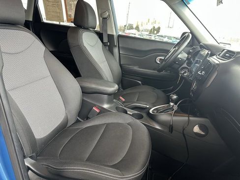 Used 2017 Kia Soul + w/ Designer's Package image 11