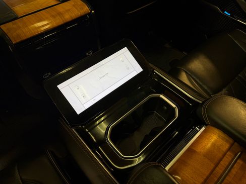 Used 2022 Jeep Grand Wagoneer Series III w/ Rear Seat Video Group 1 image 27