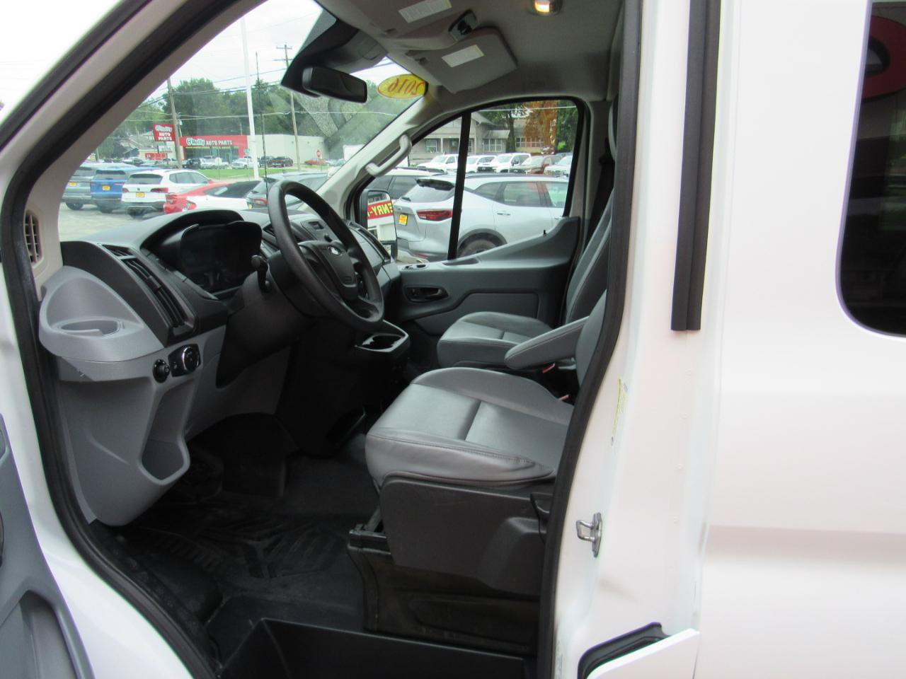 Used 2016 Ford Transit 350 XL RWD image 12