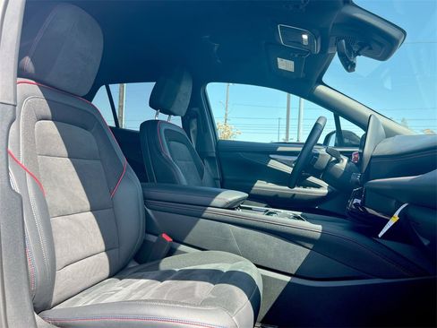 Certified 2024 Chevrolet Blazer EV RS image 21