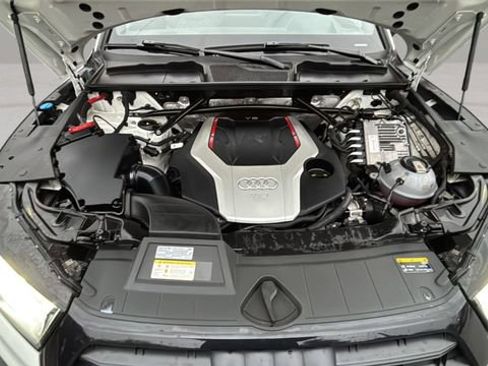 Used 2020 Audi SQ5 Prestige w/ Prestige Package image 33