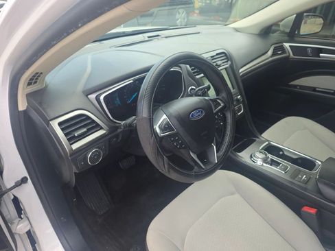 Used 2020 Ford Fusion SE w/ Equipment Group 151A FWD image 5