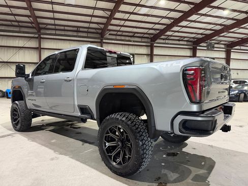 Used 2024 GMC Sierra 2500 AT4 w/ AT4 Preferred Package AWD/4WD image 7