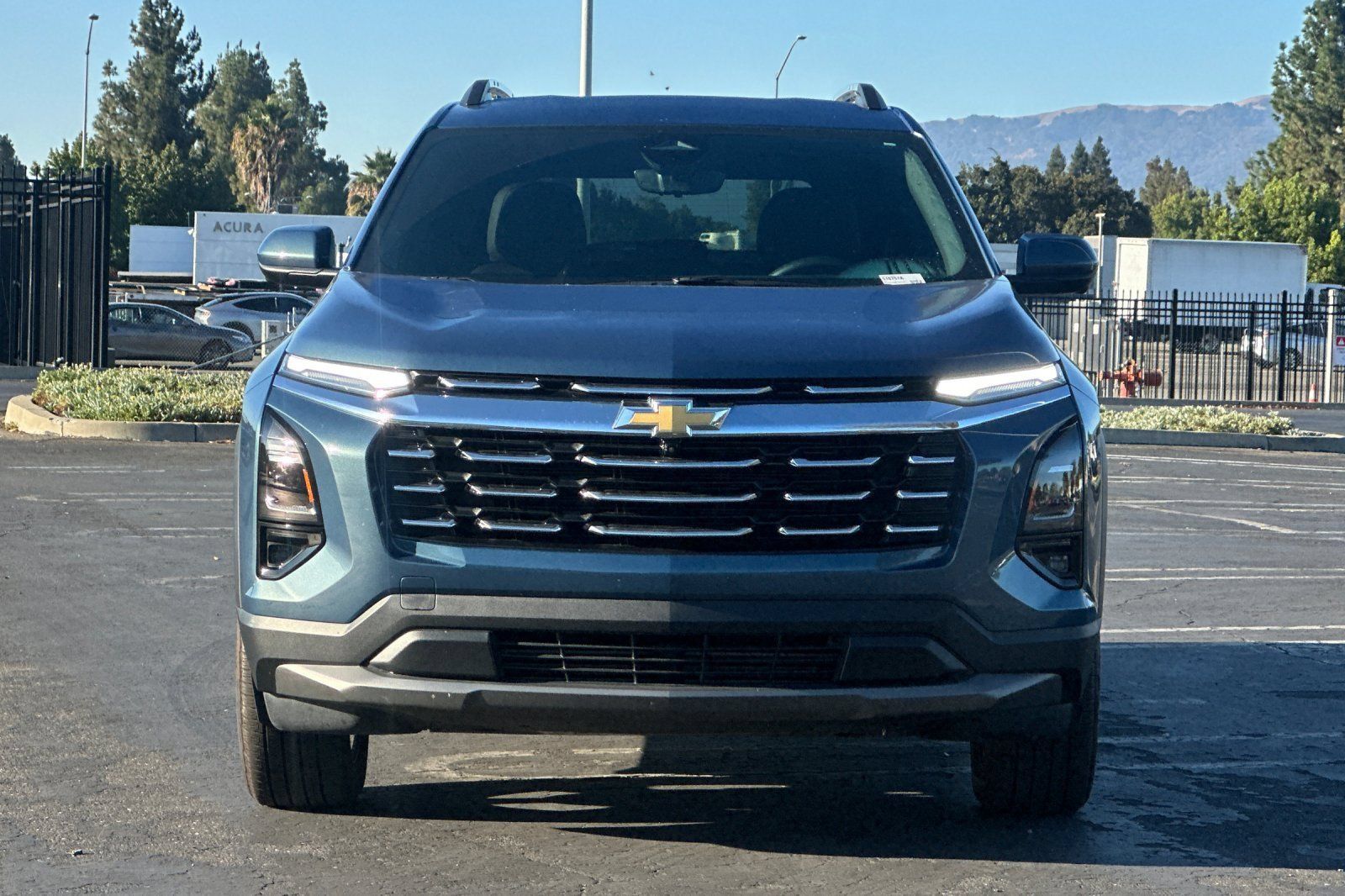 Used 2025 Chevrolet Equinox LT w/ Convenience Package II FWD image 9