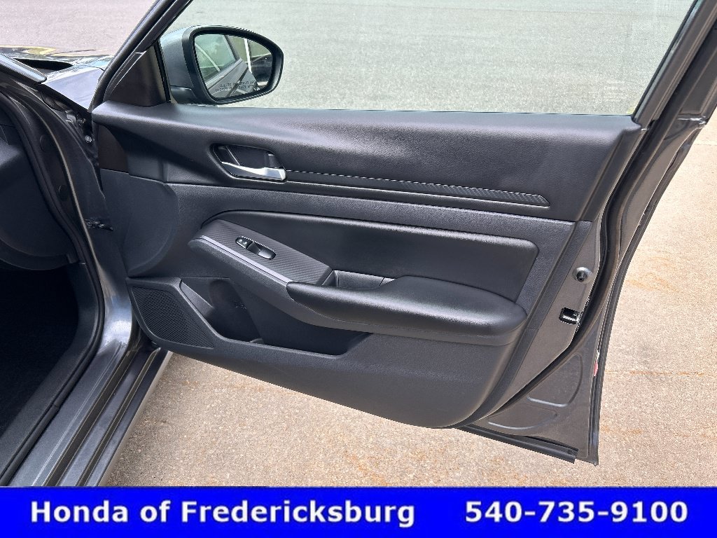 Used 2022 Nissan Altima 2.5 S FWD image 14