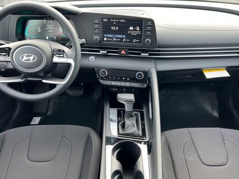 New 2026 Hyundai Elantra Hybrid FWD image 13