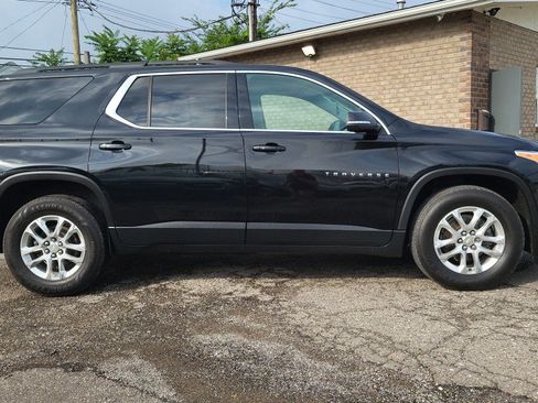 Used 2021 Chevrolet Traverse LT FWD image 7