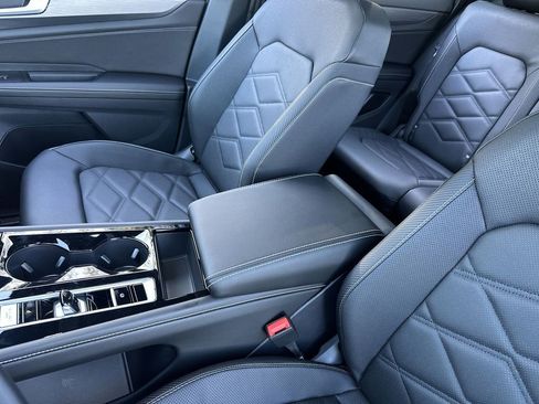 New 2026 Volkswagen Atlas Cross Sport SE image 21