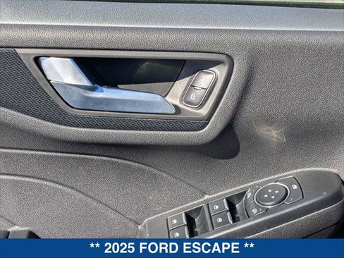 Used 2025 Ford Escape ST-Line w/ Equipment Group 301A image 11