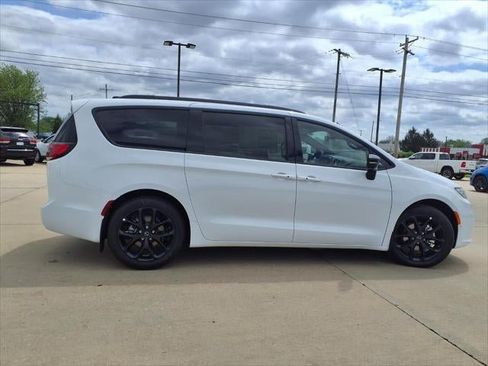 New 2026 Chrysler Pacifica Select w/ S Appearance Package FWD image 61