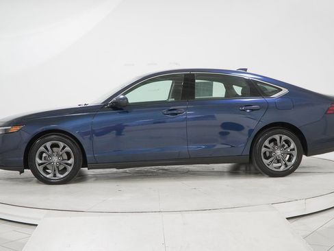 Used 2023 Honda Accord EX image 6