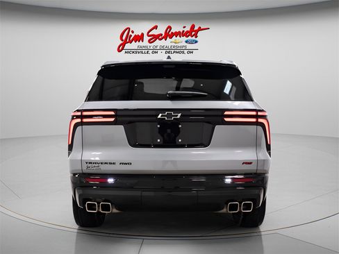 Used 2025 Chevrolet Traverse RS image 5
