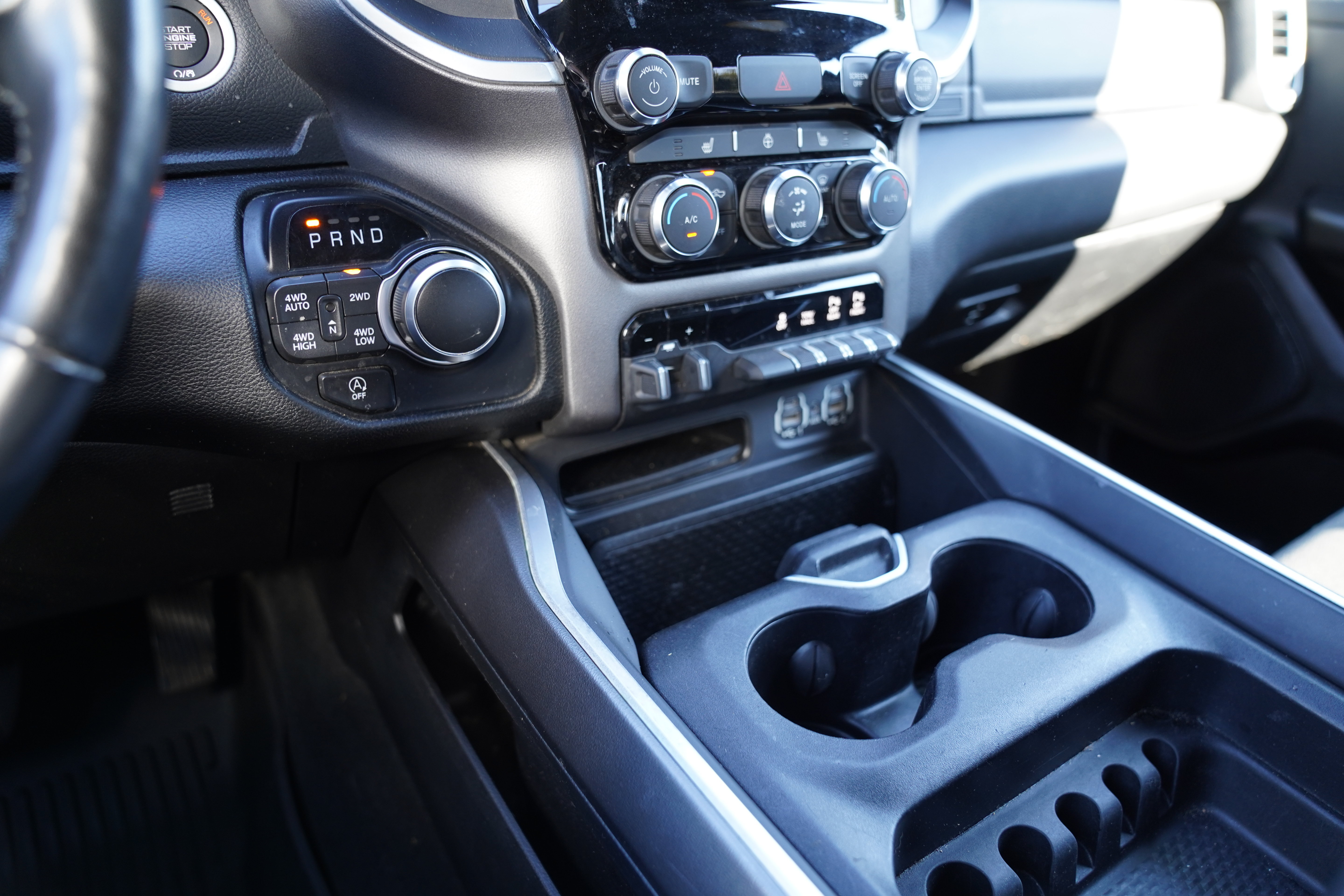 Used 2020 RAM 1500 Big Horn AWD/4WD image 29