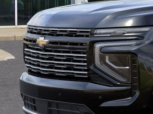 New 2026 Chevrolet Suburban High Country AWD/4WD image 13