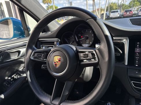 Used 2023 Porsche Macan Turbo image 53
