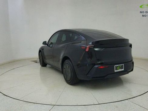 Used 2026 Tesla Model Y 2WD image 60