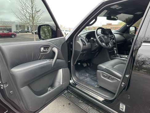 Used 2022 Nissan Armada SL w/ Midnight Edition Package AWD/4WD image 2