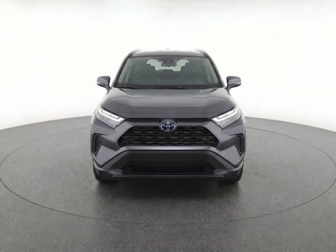 Used 2025 Toyota RAV4 LE AWD/4WD image 5