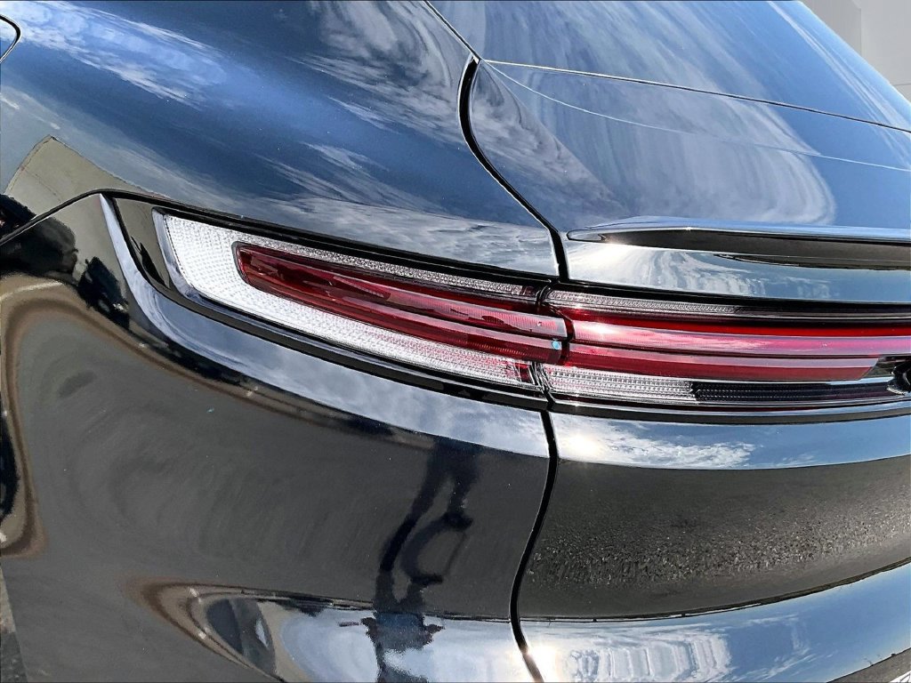 Certified 2024 Porsche Cayenne Coupe AWD/4WD image 21