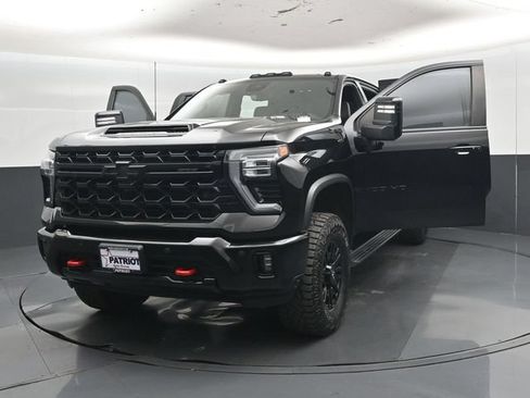 Used 2024 Chevrolet Silverado 2500 ZR2 w/ Technology Package AWD/4WD image 59