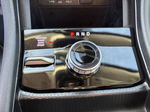 Used 2024 Jeep Grand Cherokee Limited image 28