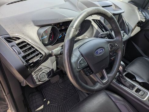 Used 2018 Ford Escape Titanium image 10
