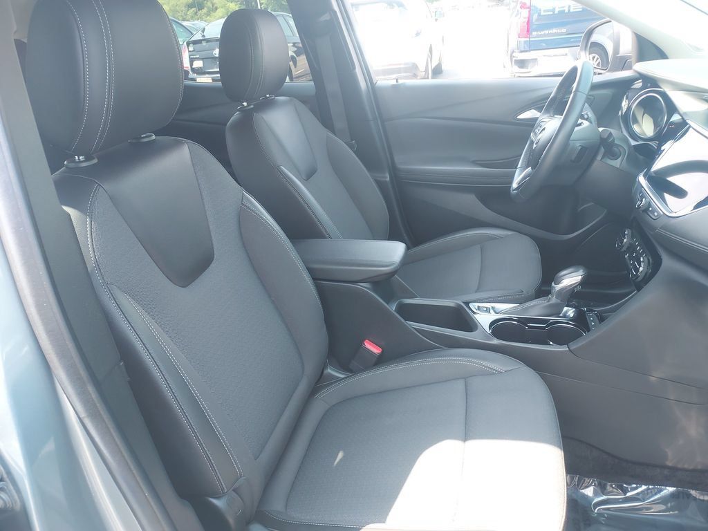 Used 2023 Buick Encore GX Select w/ Safety Package II AWD/4WD image 28