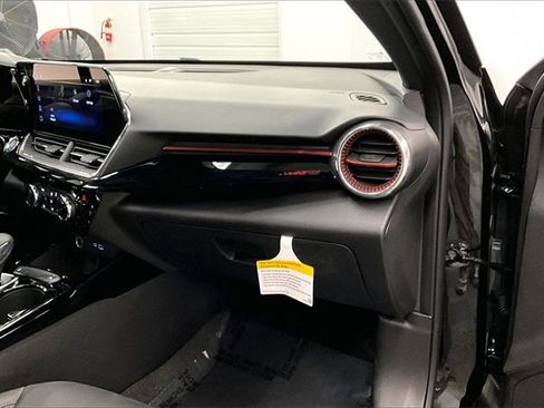 Used 2025 Chevrolet Trax RS w/ Driver Confidence Package image 16