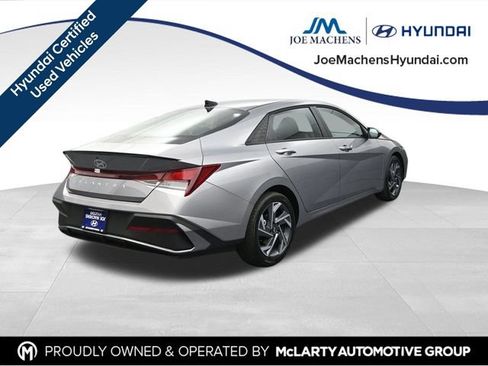Used 2025 Hyundai Elantra Sport FWD image 9