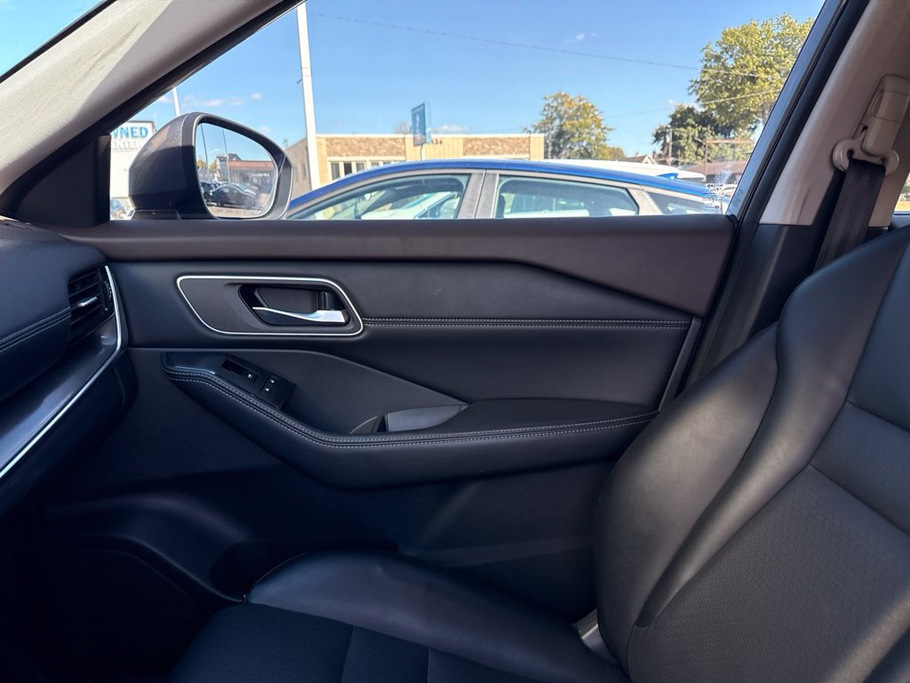 Used 2021 Nissan Rogue SV w/ Premium Package AWD/4WD image 9