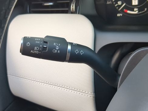 Certified 2025 Land Rover Discovery Sport Dynamic SE AWD/4WD image 28