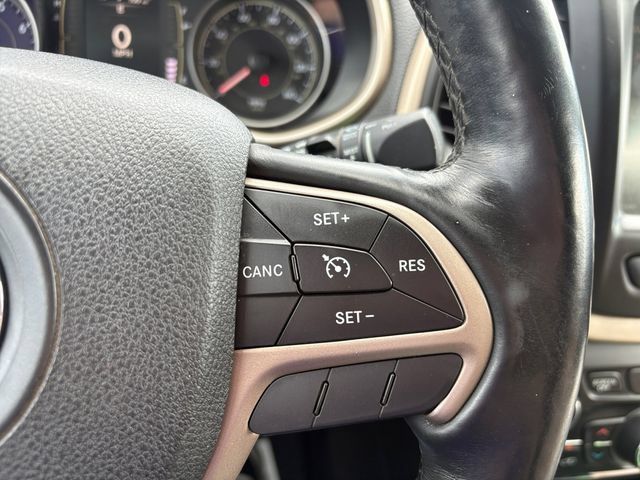Used 2014 Jeep Cherokee Latitude AWD/4WD image 23