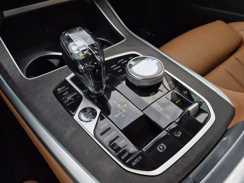 Certified 2022 BMW X7 xDrive40i w/ Premium Package image 18