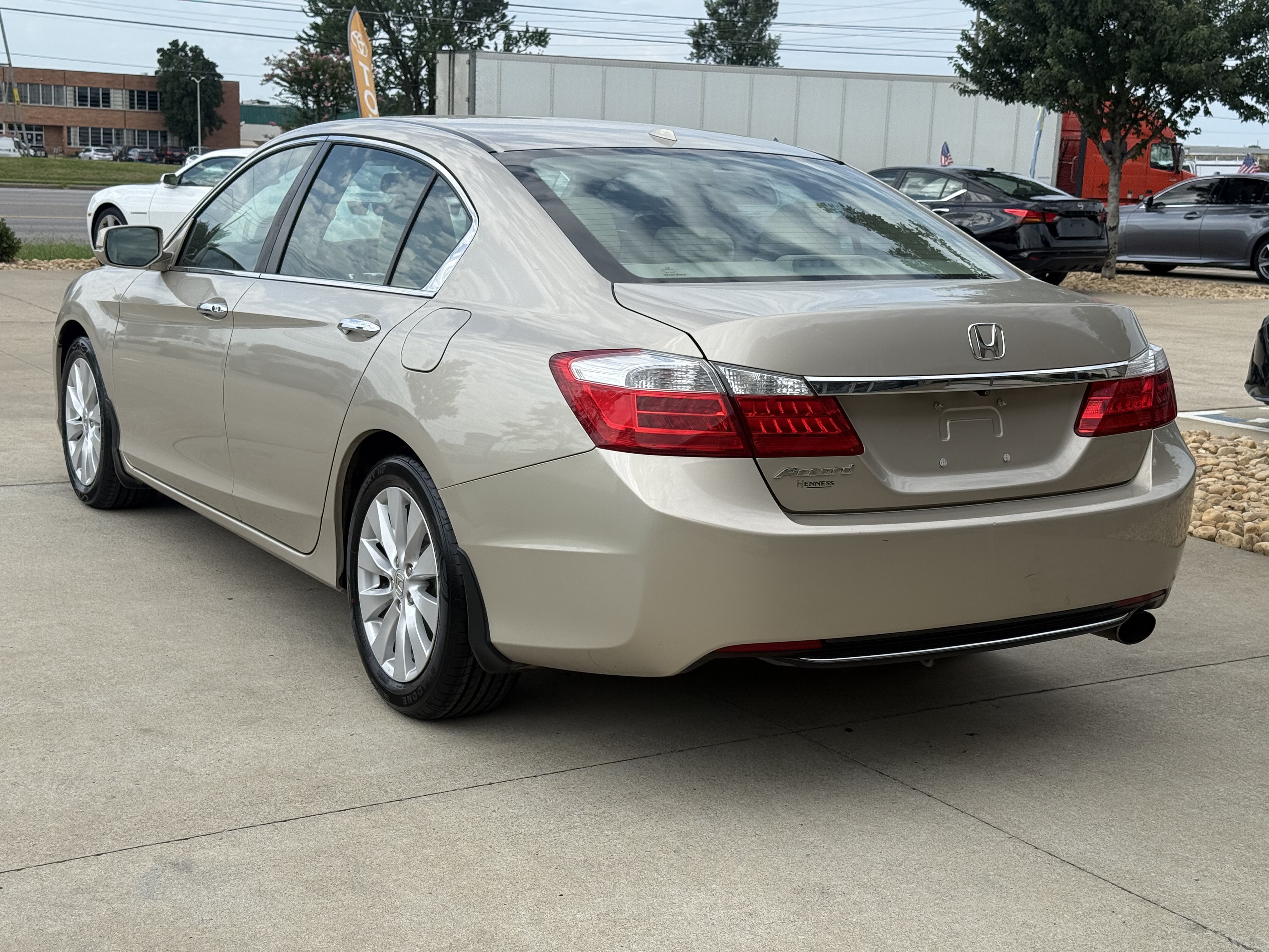 Used 2015 Honda Accord EX-L image 5