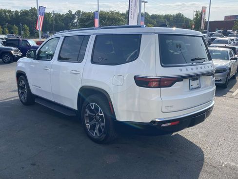 Used 2024 Jeep Wagoneer Series III AWD/4WD image 5