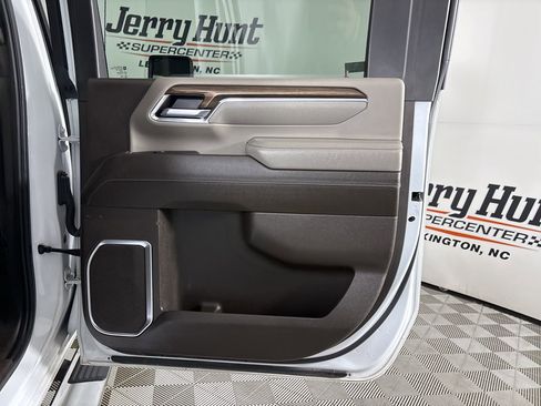 Used 2024 Chevrolet Silverado 3500 LT image 23