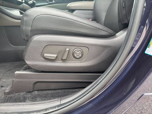 Used 2026 Kia Carnival FWD image 23