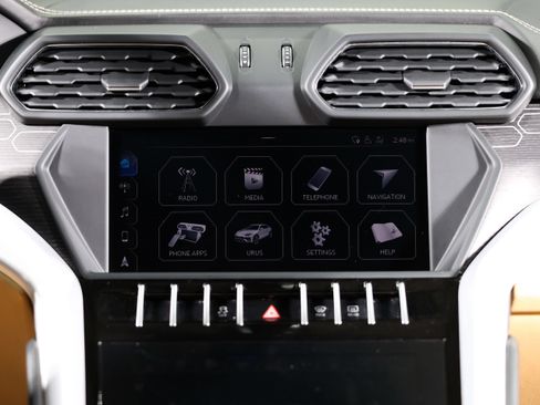 Used 2019 Lamborghini Urus AWD/4WD image 34
