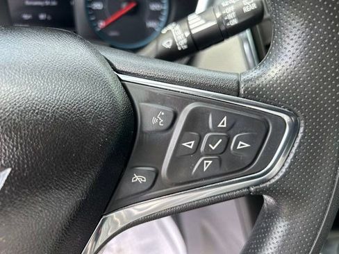 Used 2021 Chevrolet Equinox LS w/ LS Convenience Package AWD/4WD image 17