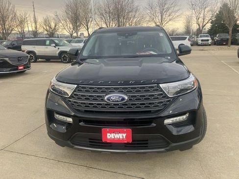 Used 2023 Ford Explorer XLT w/ Equipment Group 202A AWD/4WD image 2