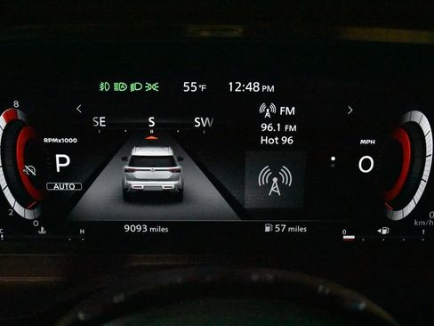 Certified 2025 Nissan Pathfinder Platinum w/ Lighting Package (N92) image 18