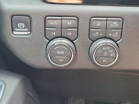 Used 2026 Chevrolet Silverado 2500 LT w/ All Star Edition AWD/4WD image 15