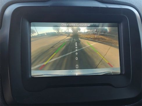 Certified 2018 Jeep Renegade Latitude image 18