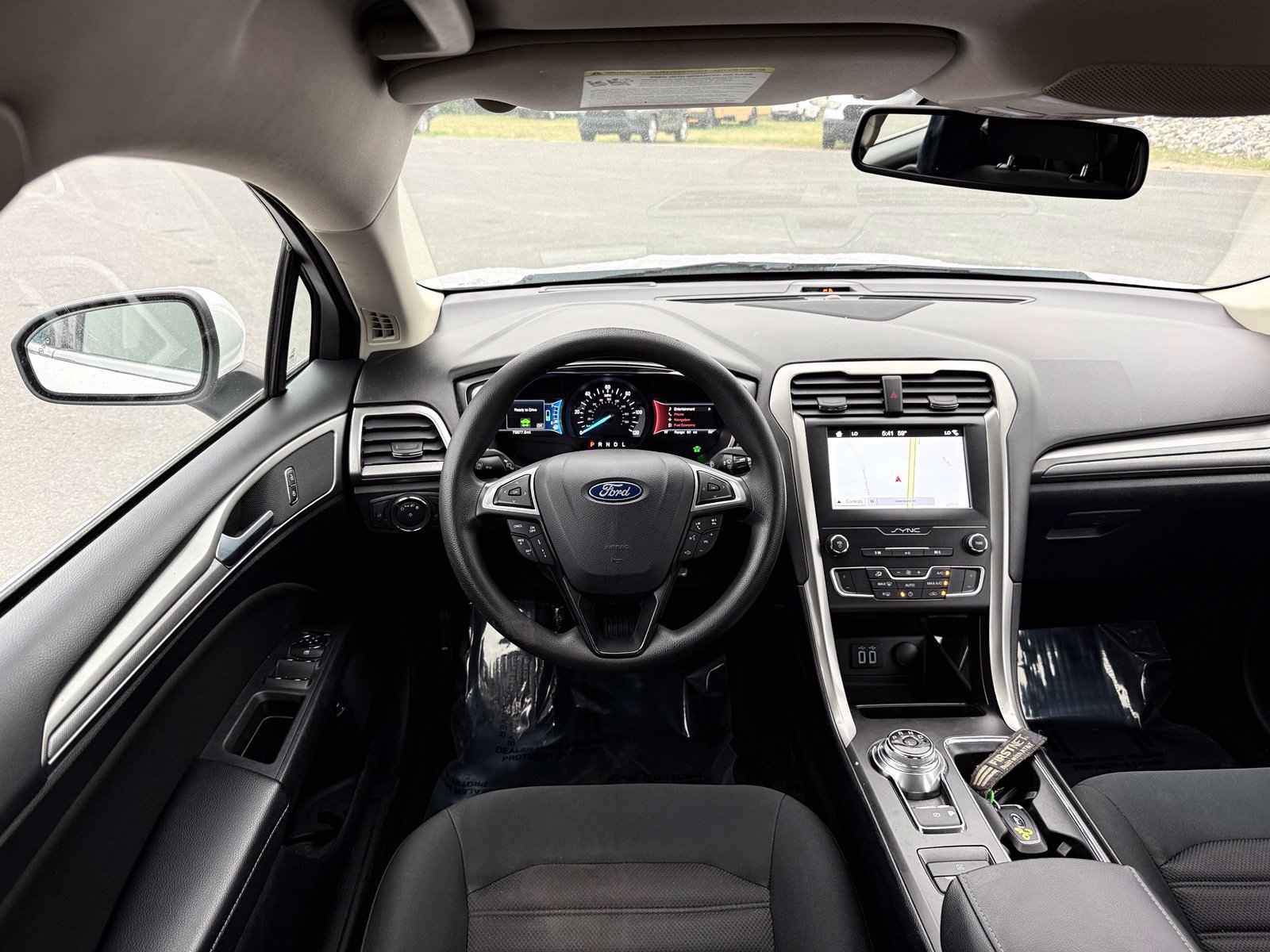Used 2019 Ford Fusion SE FWD image 23